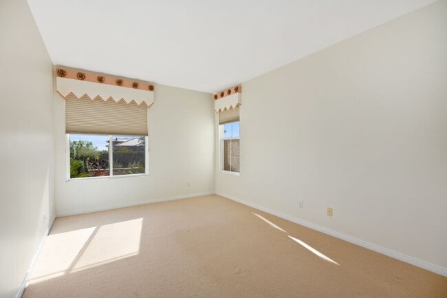 Building Photo - Exclusive Pelican Ridge Home.