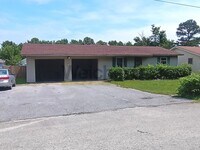 Building Photo - Charming 3BR/2BA Home in a Peaceful Neighborhood w/ Fenced Backyard