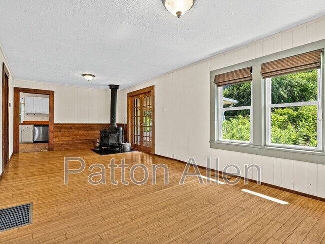 Building Photo - 83 5th Ave