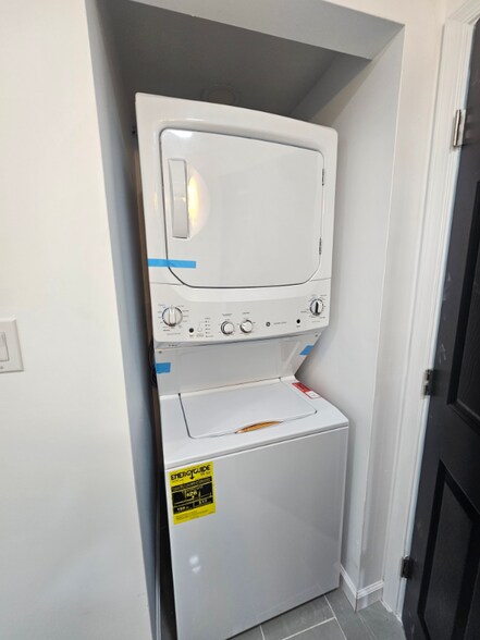 Building Photo - 5161 Wakefield St