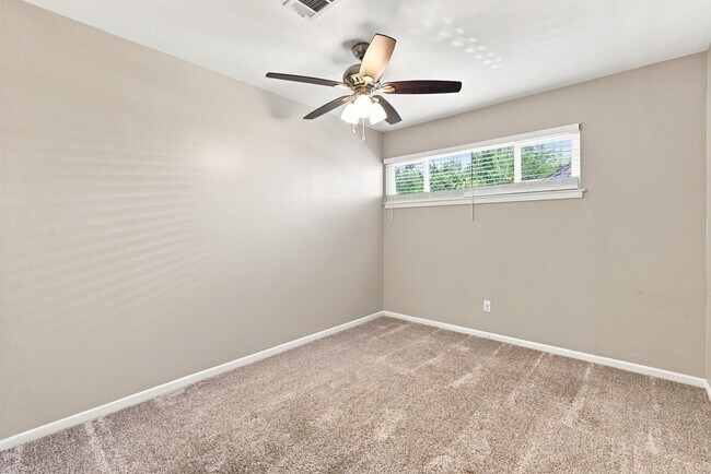 Building Photo - 5522 Dumfries Dr
