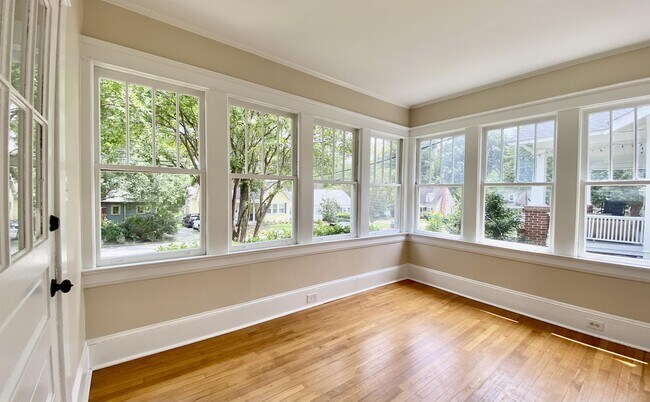 Building Photo - 1105 Virginia Ave