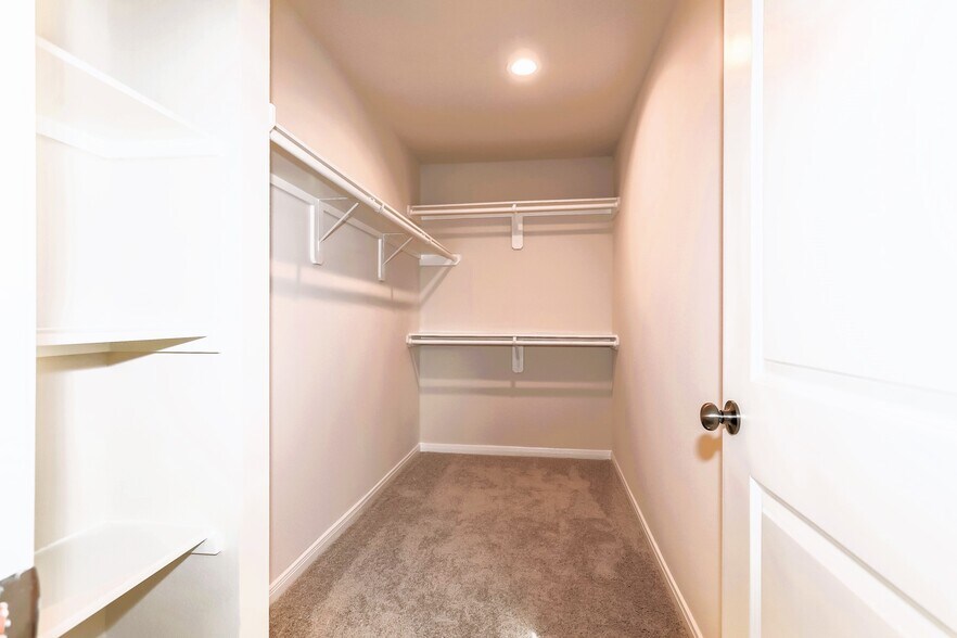 Building Photo - 14211 Green Wing Cir