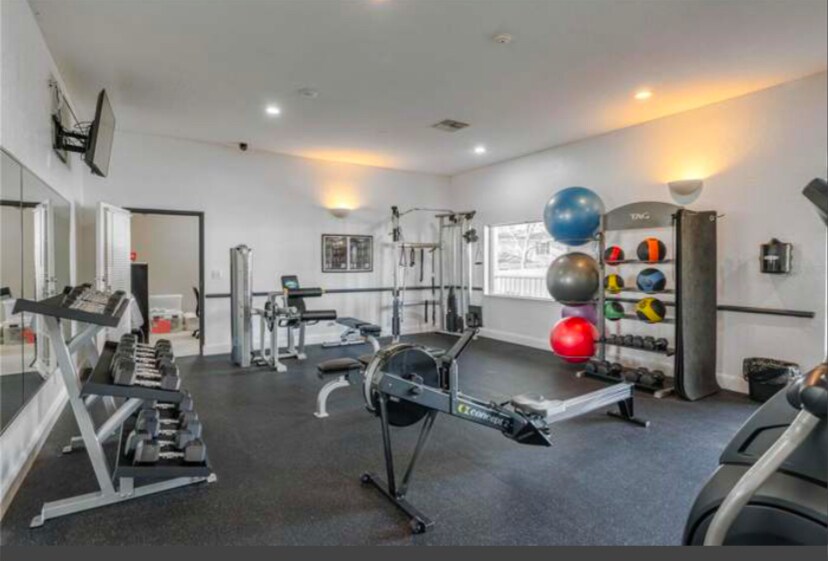 Building Photo - 6004 Hemingway Cir