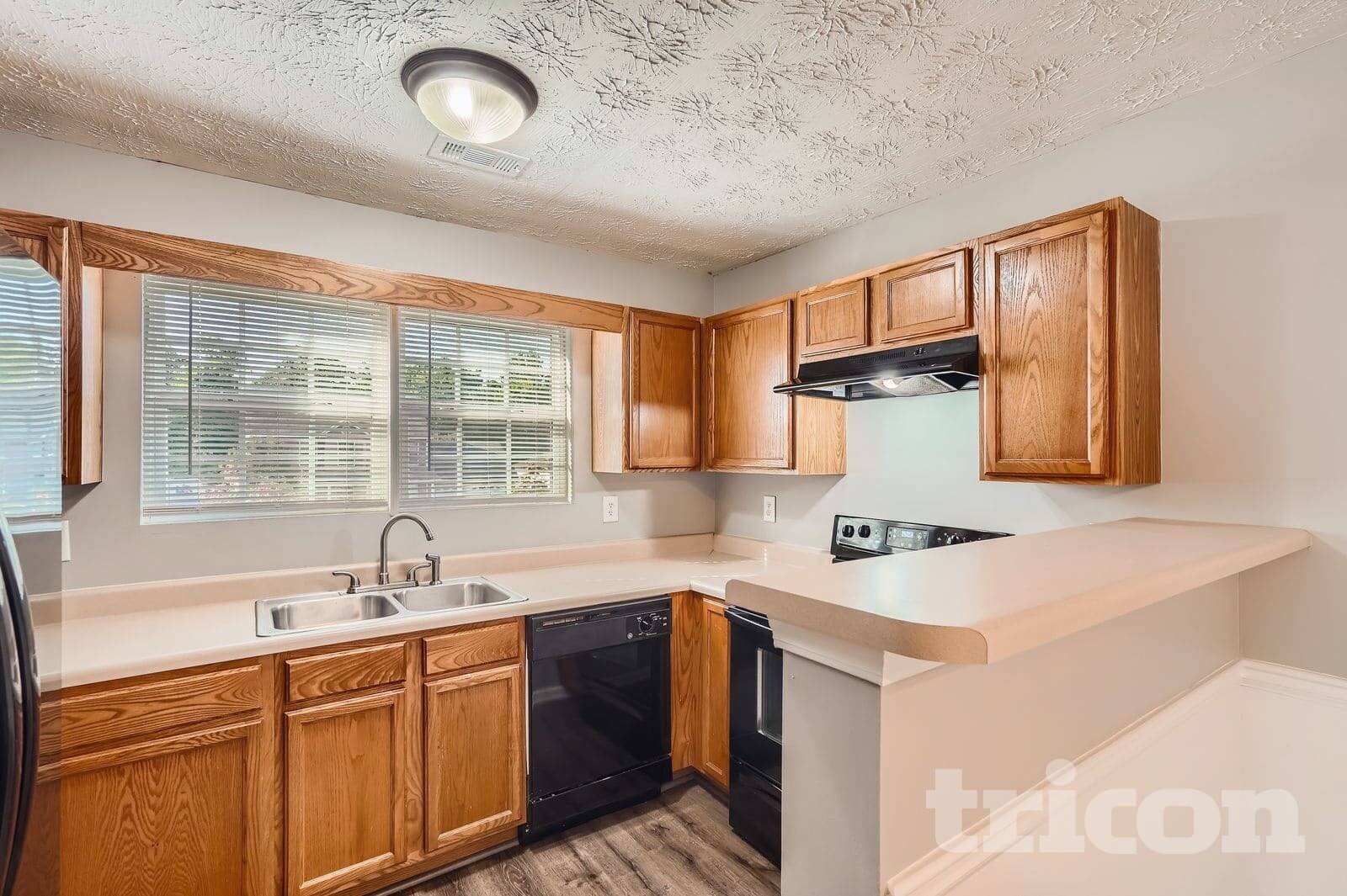 Building Photo - 1476 Steam Engine Way NE