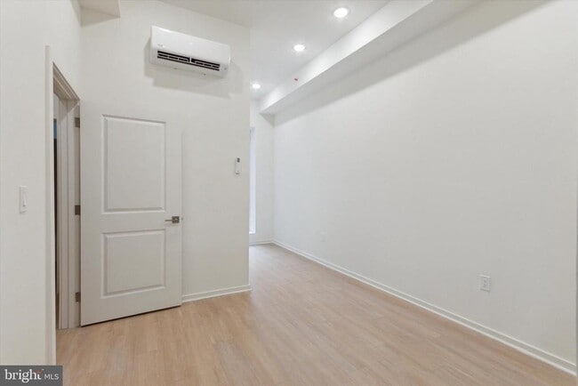 Building Photo - 245 N 12th St