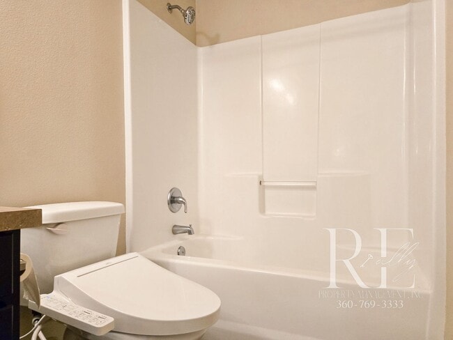 Building Photo - Effortless Elegance in Caldart Heights, Po...