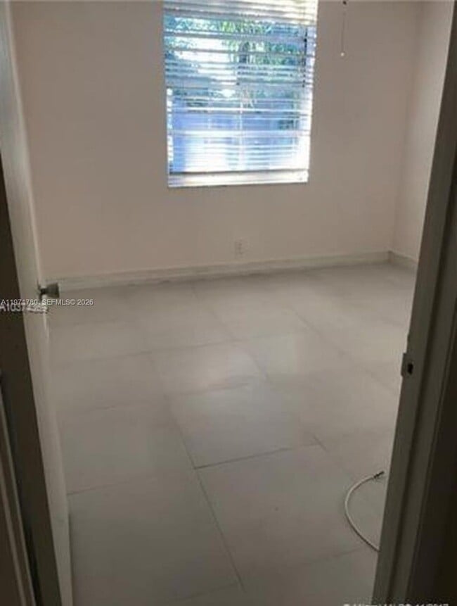 Building Photo - 1020 NW 80th Ave