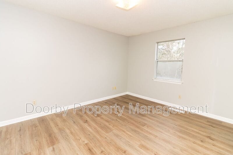 Building Photo - 7808 Holiday Hills Cir