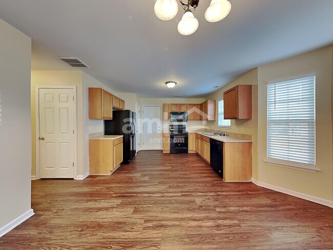 Building Photo - 3005 Quail Oaks Dr