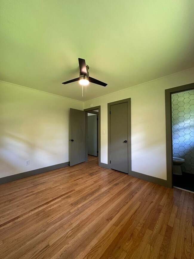 Building Photo - Updated 3 Bedroom House on the Eastside