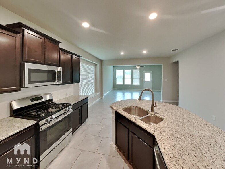 Building Photo - 13849 Bellows Path