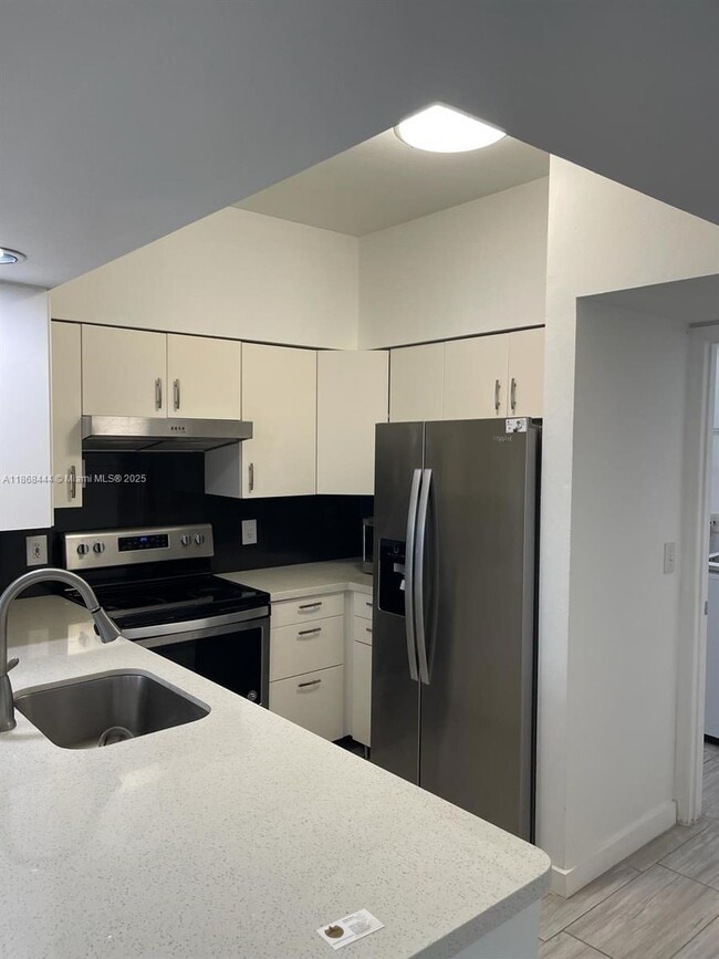 Building Photo - 3155 NE 184th St