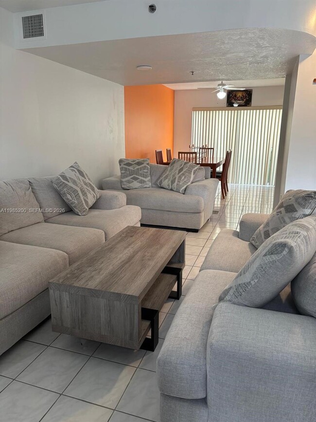 Building Photo - 133 Riviera Cir