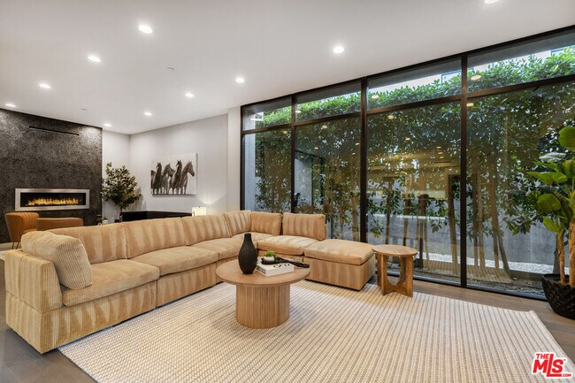 Building Photo - 1847 Coldwater Canyon Dr