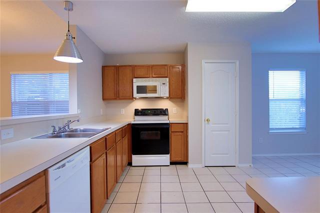 Building Photo - 147 Southlake Dr