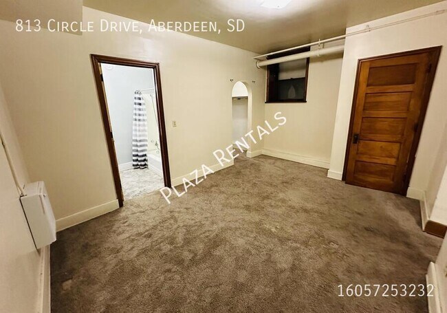 Building Photo - 19 7th Ave SE