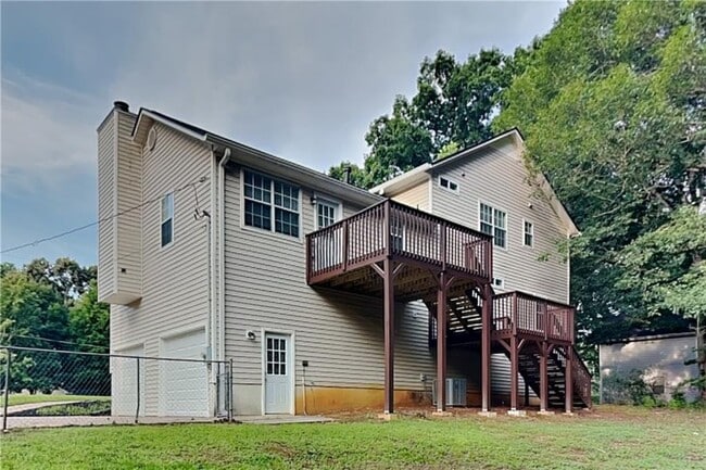 Building Photo - 6161 Longwood Chase