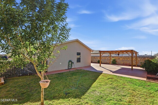 Building Photo - 14557 Firewheel Ave