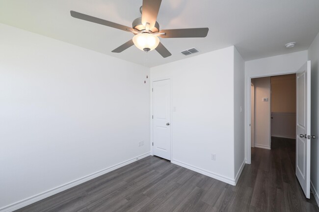 Building Photo - 9921 Bijan Dr