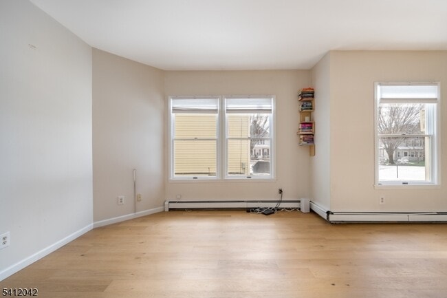 Building Photo - 30 Sussex Ave