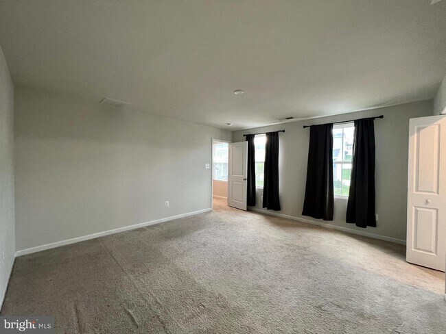 Building Photo - 255 Severna Pkwy