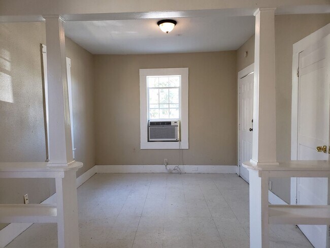 Building Photo - 1320 Monterey St