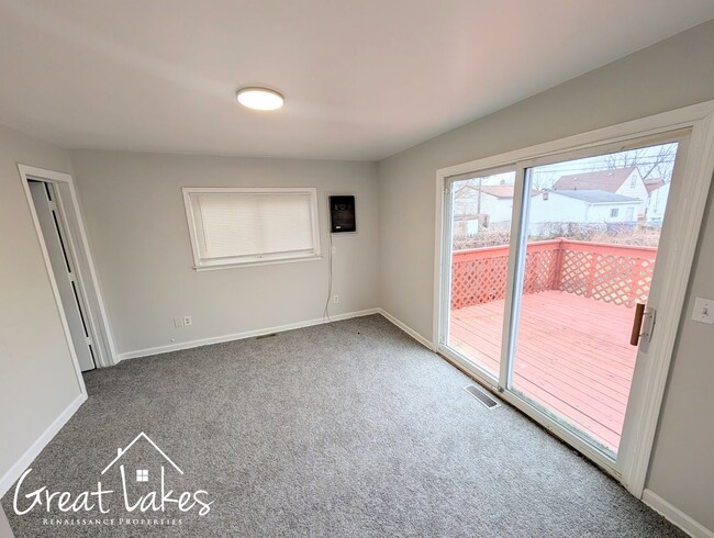 Building Photo - Cozy 4 Bedroom 1 Bathroom now available for rent