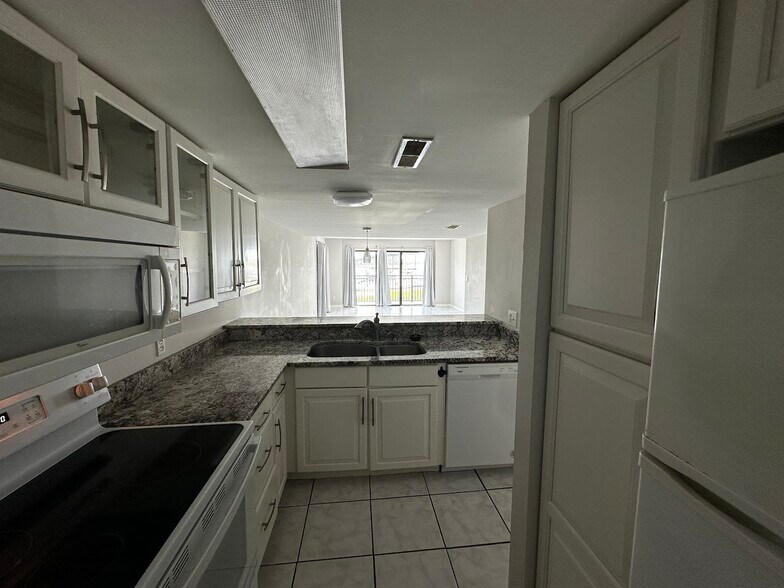 Building Photo - 90 Helmsman Way