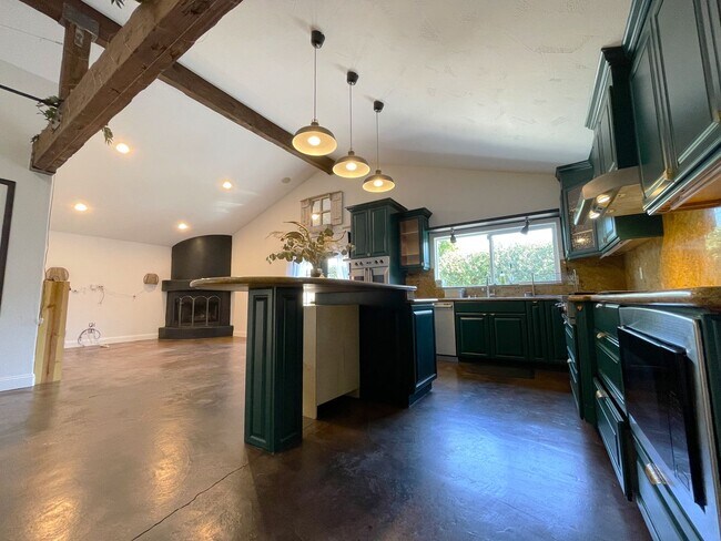 Building Photo - Custom 3-Bed, 2.5 -Bath Retreat with Luxury Features in Reseda