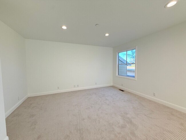 Building Photo - ? Elegant & Expansive Redwood City Home – ...