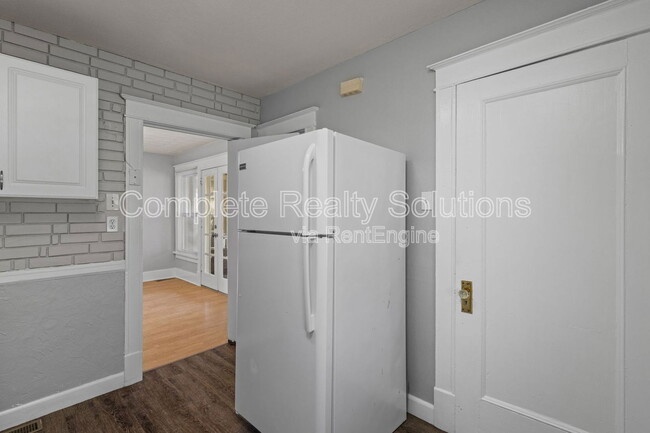 Building Photo - 3514 Colonial Ave