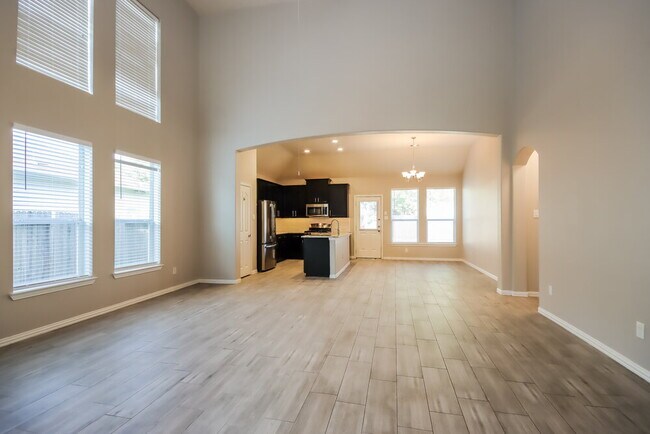 Building Photo - 28923 Hidden Lake W