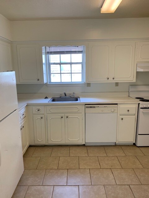 Building Photo - 1504 Dauphin St