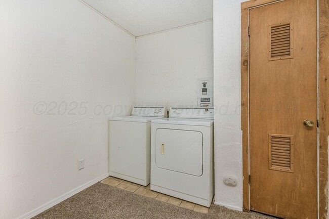 Building Photo - 3407 Janet Dr