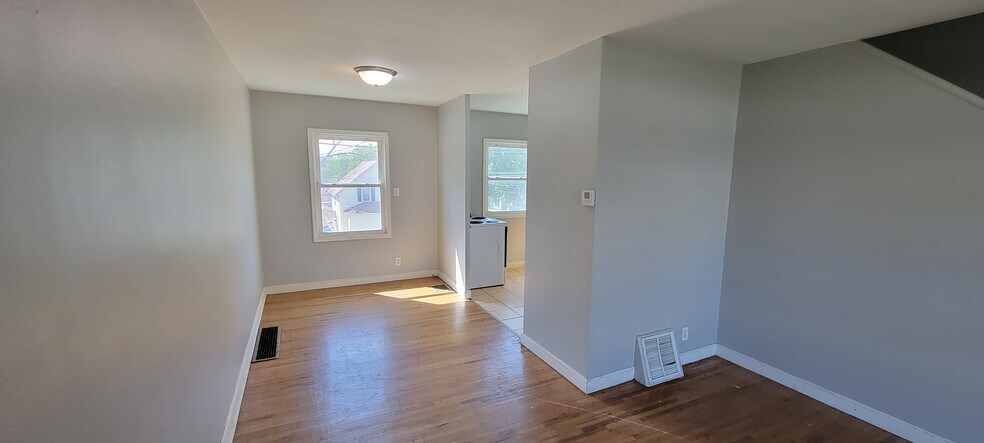 Primary Photo - 1224-1282 W Mullan Ave