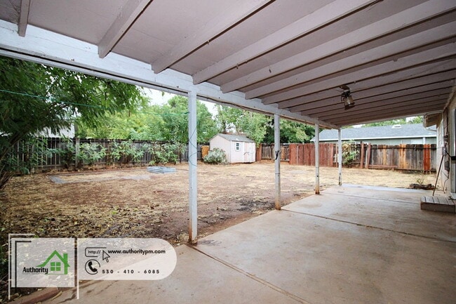 Building Photo - 2082 Martian Way