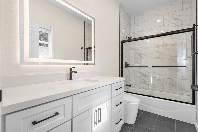 Building Photo - 2026 San Antonio Ave