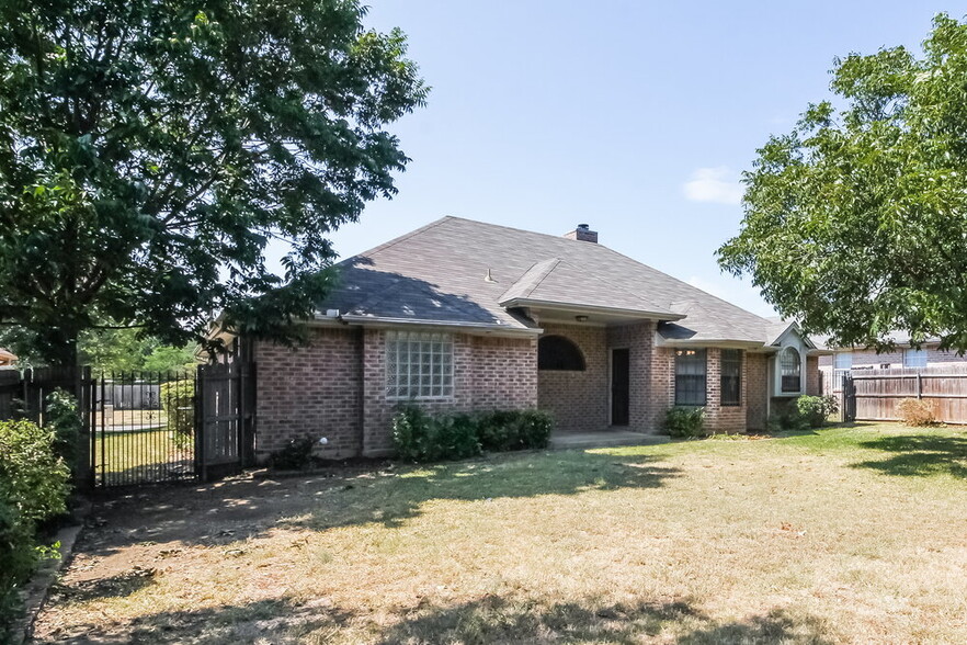 Building Photo - 752 Bryan Dr
