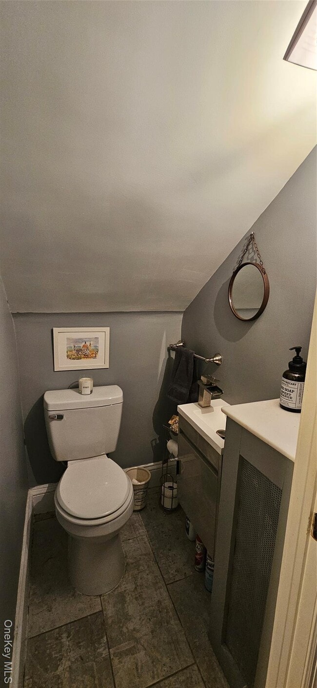 Building Photo - 218 W Chester St