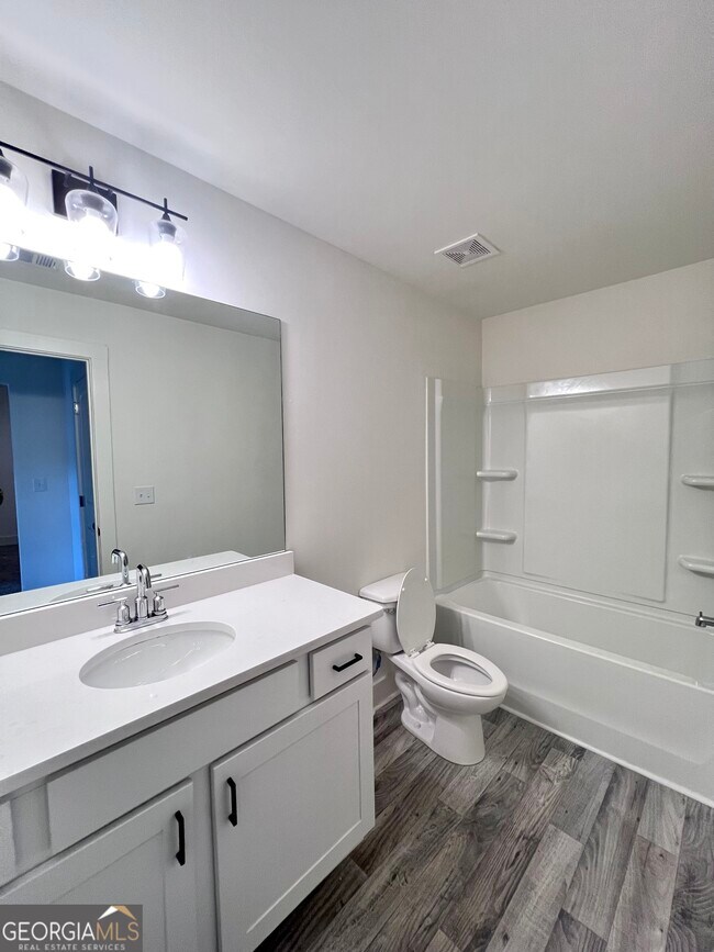 Building Photo - 116 N Auburn Landing Pl