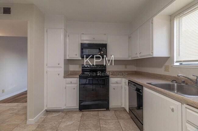 Building Photo - 6829 Mill Springs Ct