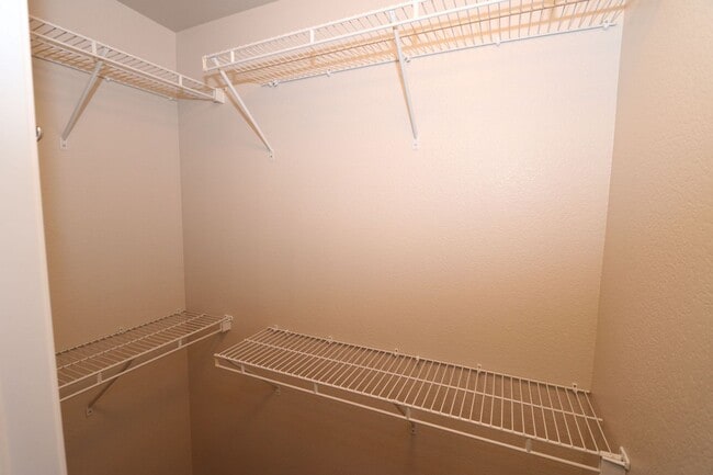Building Photo - Great 2bd/2.5ba, 1306sf Townhouse with A/C in Fountain, CO, near Ft Carson!