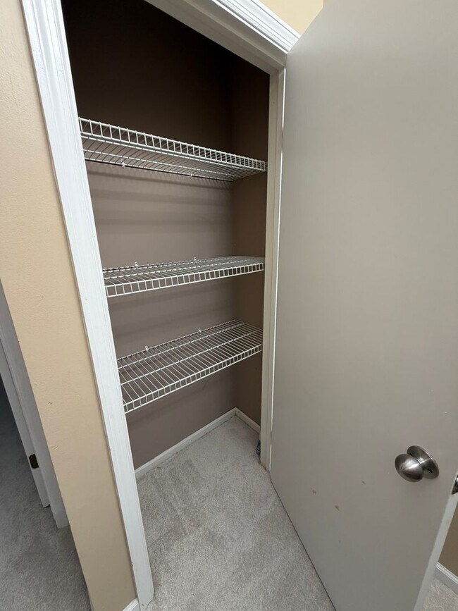 Building Photo - Coastal Living in the Heart of Destin