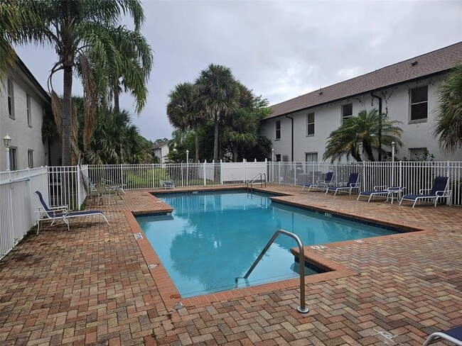 Building Photo - 3651 N Goldenrod Rd