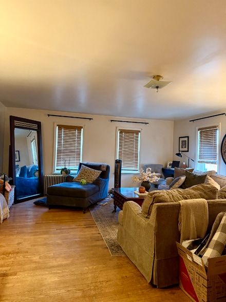 Building Photo - 50 York St