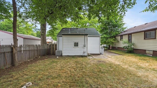 Building Photo - 23773 Hazelwood Ave