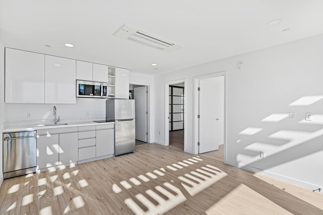 Building Photo - 13852 Scenic Crest Cir