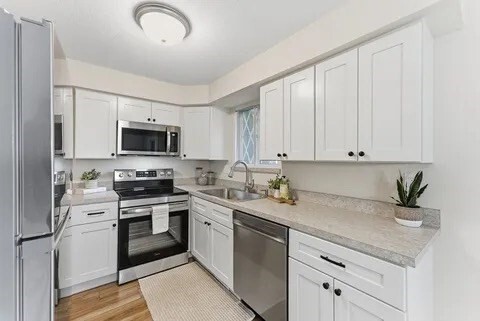 Building Photo - 84 Fuller St