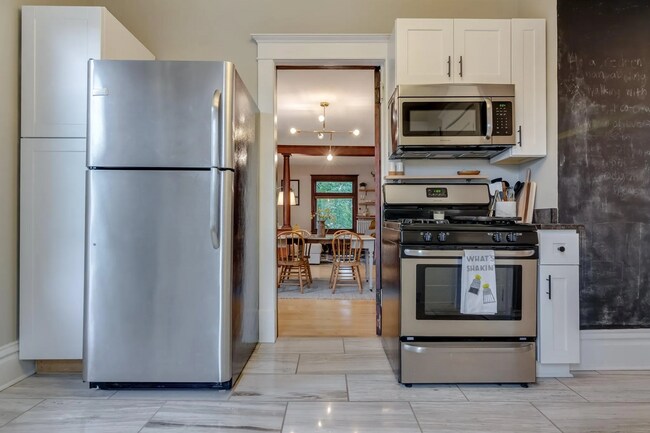 Building Photo - 3501 Cedar Ave S